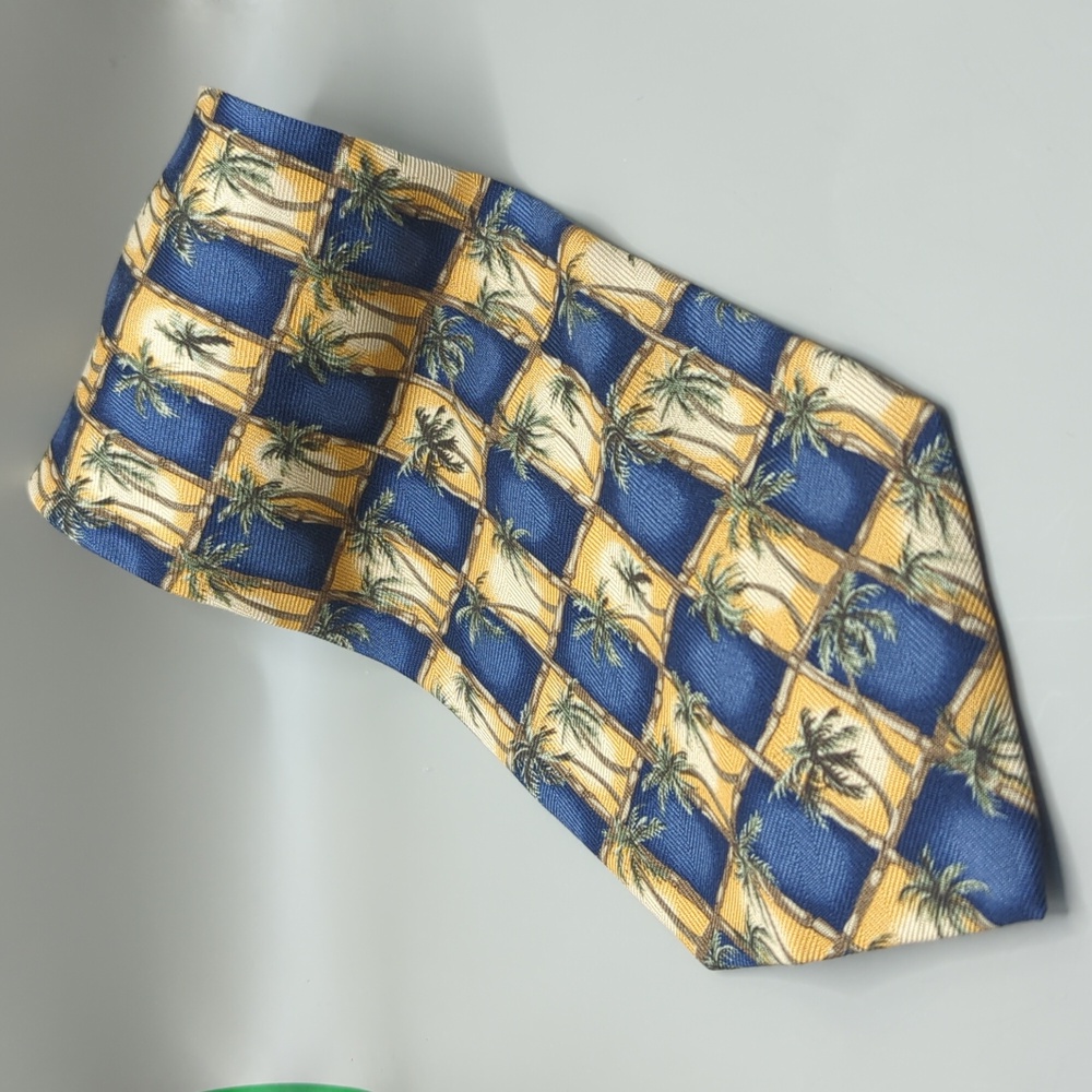 Tommy Bahama Palm Trees Neck Tie 100% Silk